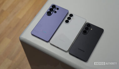 Samsung Galaxy S26 series showing backs 1