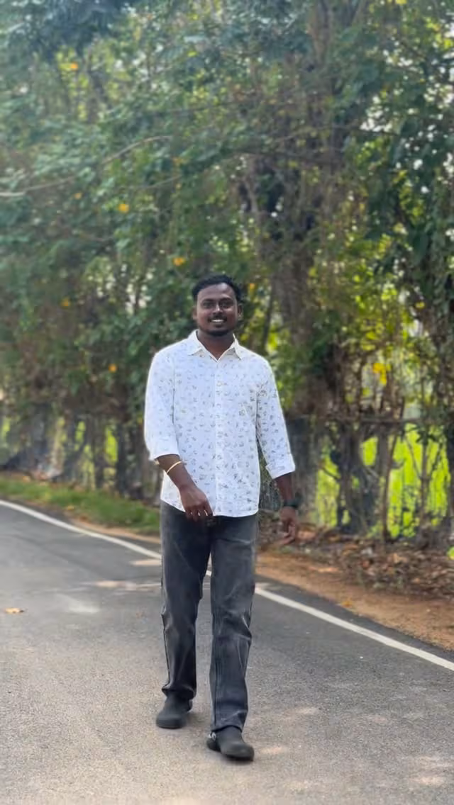 Like many early-stage strugglers, Immanuel’s journey also had its share of financial crunches. There were days when survival meant cutting down expenses to the bare minimum, sometimes living on something as simple as Maggi. Those moments of scarcity tested his patience and resolve, pushing him to stay focused despite uncertainty.