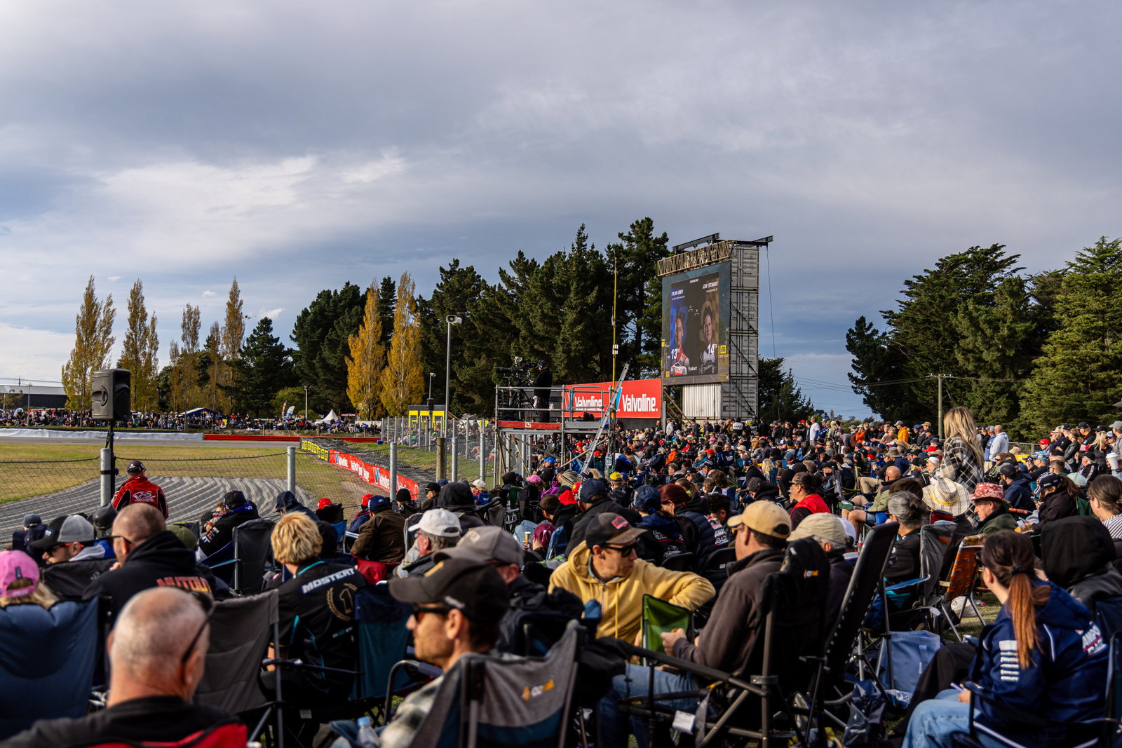 Christchurch Super440 breaks Ruapuna crowd record
