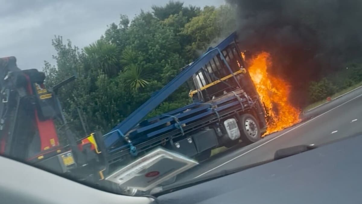 Truck on fire on Auckand’s SH16 motorway in Māngere Bridge