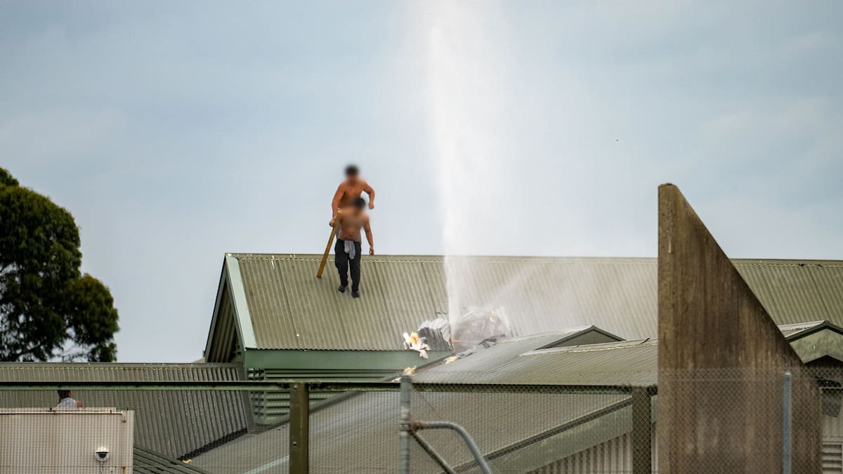 Oranga Tamariki: Korowai Manaaki youth justice residents still on Wiri roof after 21 hours