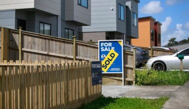 Housing market: House sales keep falling as first-home buyers drive demand – The Front Page