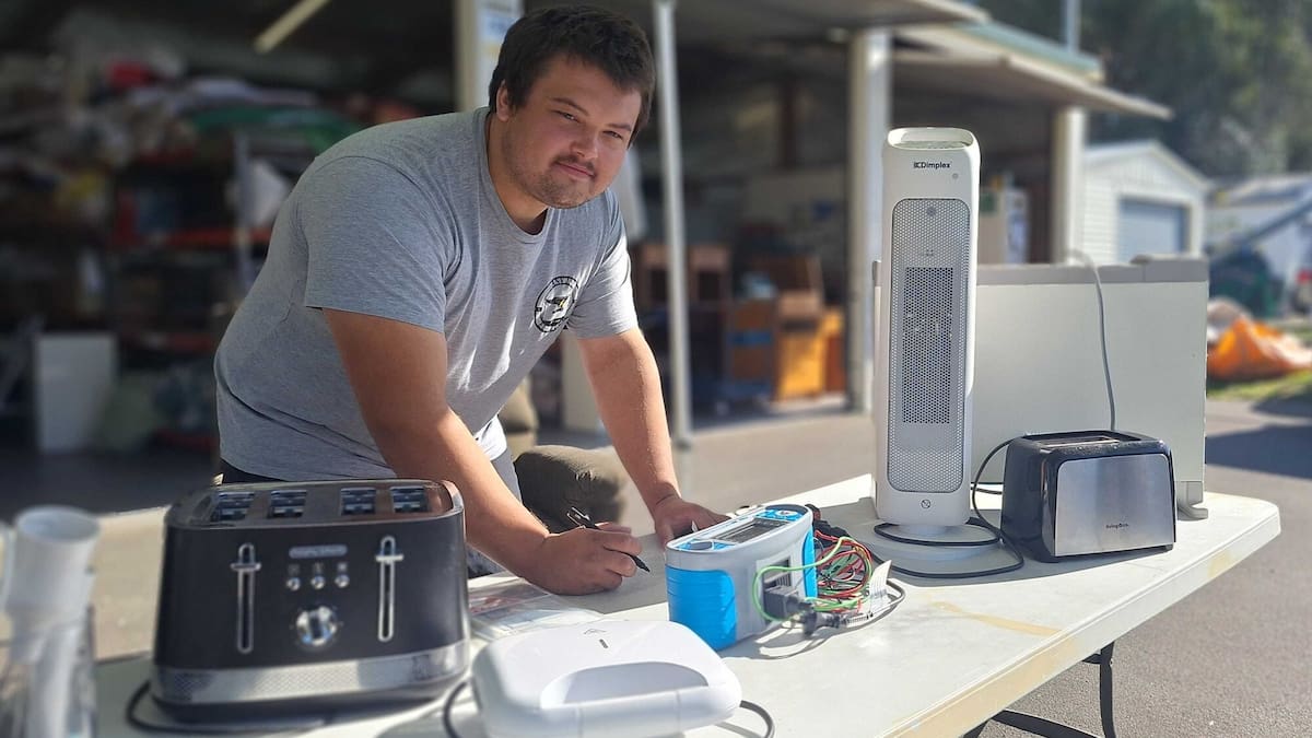 Hawke’s Bay electrical apprentice volunteers time to test and tag Re-Source items being rehomed