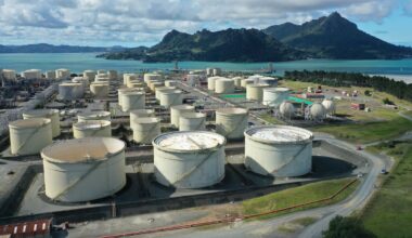 NZ market rises on mixed news - Market close