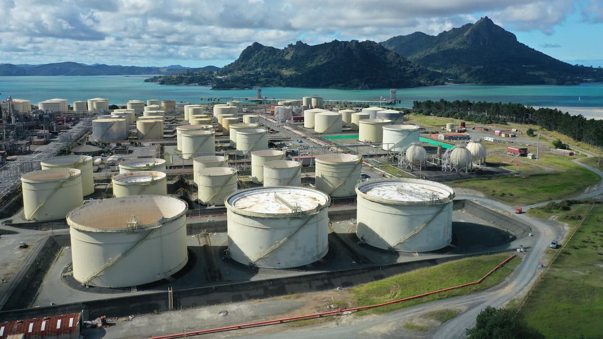 NZ market rises on mixed news - Market close