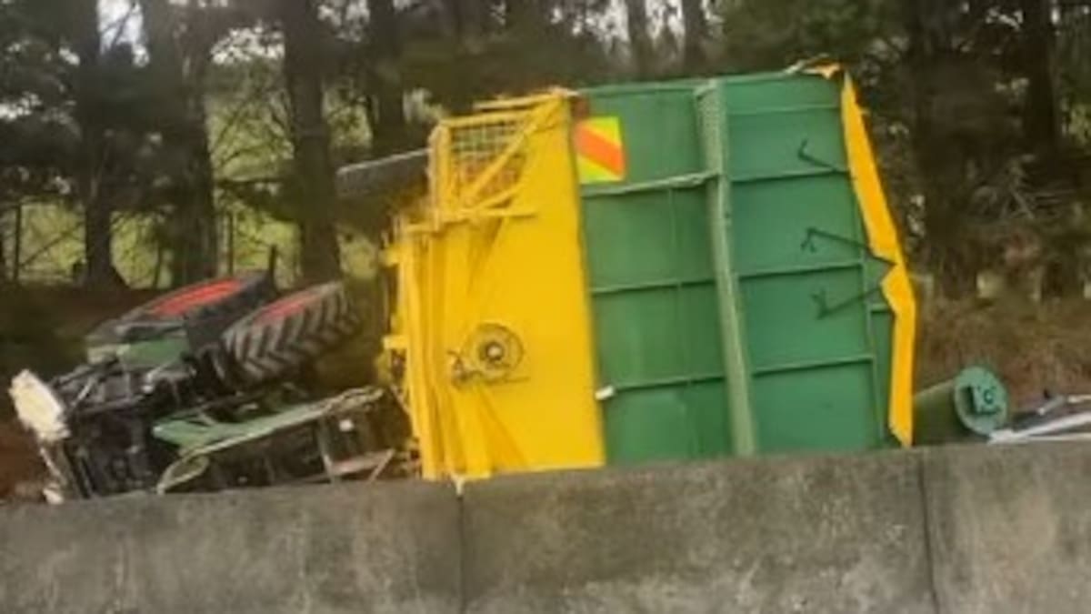 SH1 crash at Pōkeno: Road reopened after tractor blocks southbound lanes