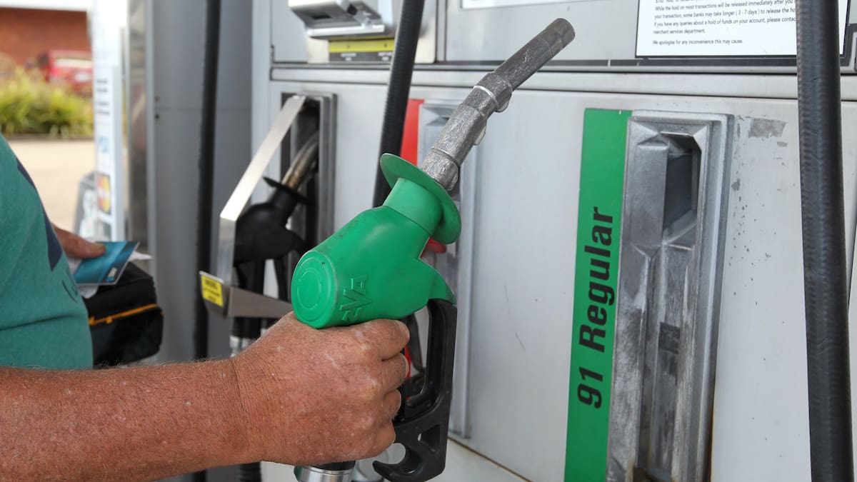 Middle East ceasefire and oil price fall drive strong NZ sharemarket rally – Market close