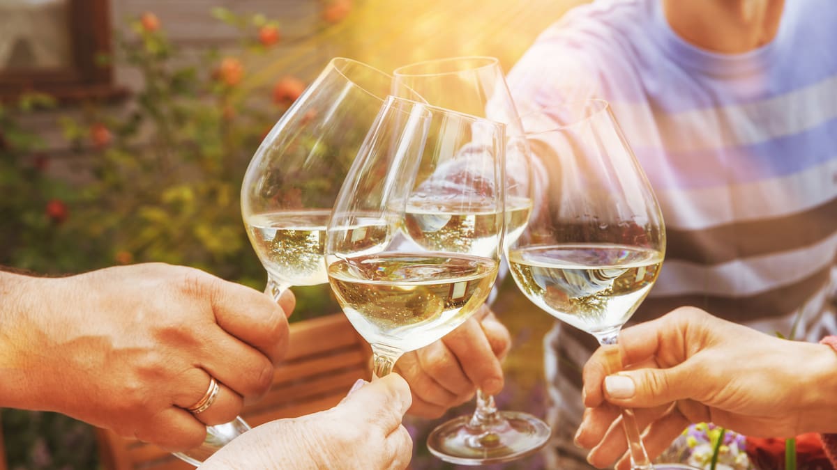 New Zealand Winegrowers campaign calls for official white wine emoji