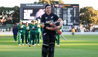 Cricket: White Ferns chase down 347 as Amelia Kerr hits stunning 179 to beat South Africa in second ODI