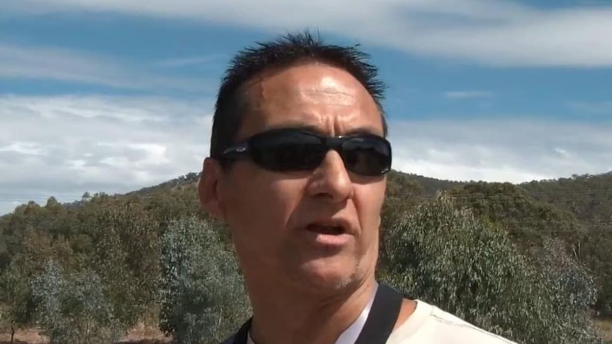 Desmond Freeman manhunt: Two associates released by Victoria police