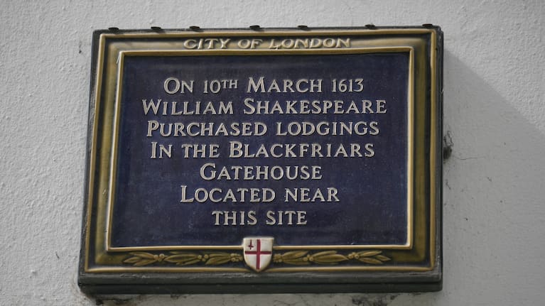 A plaque on a 19th-century building records only that the playwright had lodgings "near this site".