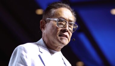 Robert Kiyosaki warns ‘the worst crash' since the Depression is coming soon. Here's how he says you can protect yourself