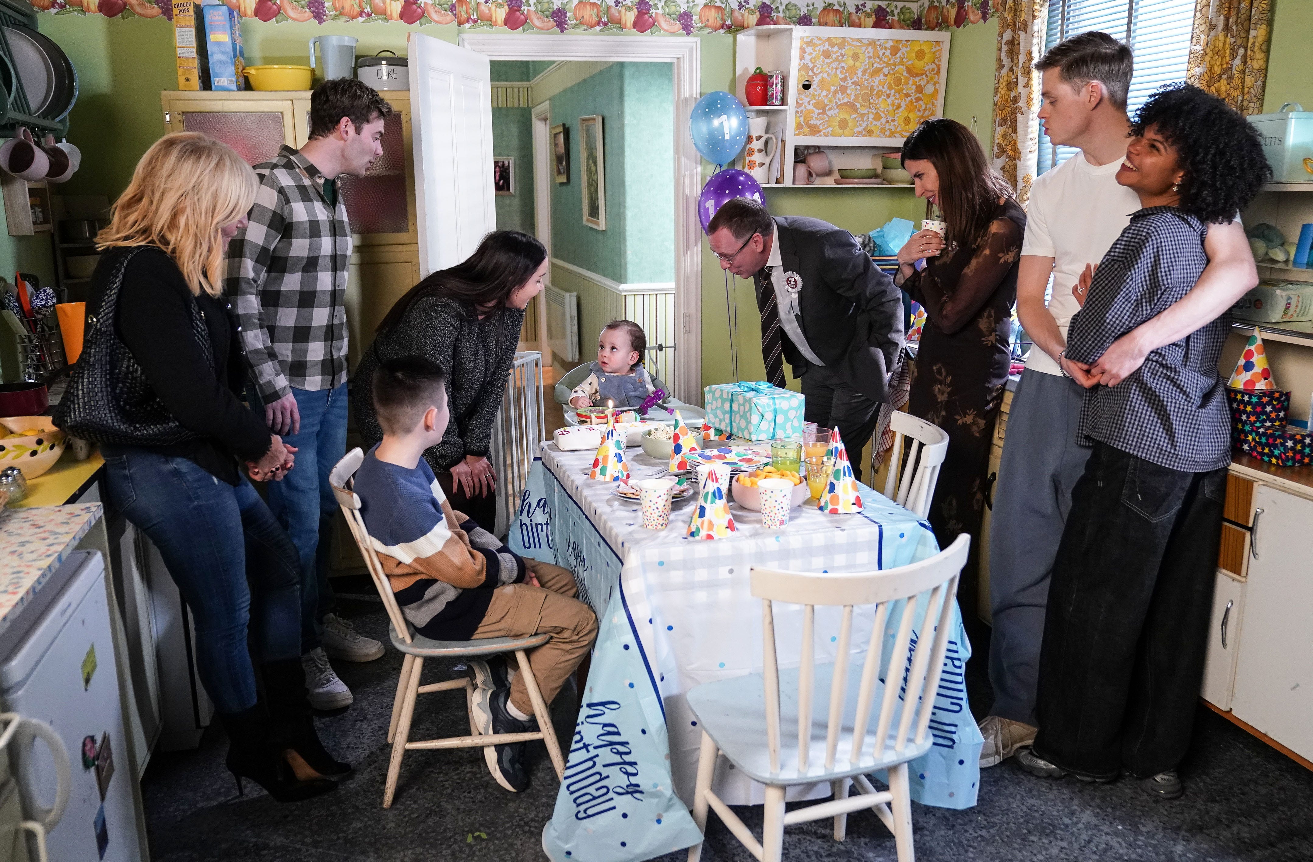 cindy beale, peter beale, lauren braning, ian beale, bea pollard, oscar branning, eastenders