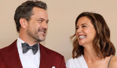 Dawson’s Creek co-stars Joshua Jackson and Katie Holmes’ red carpet reunion