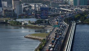 Singaporeans flock to Malaysia for cheaper fuel amid high prices back home