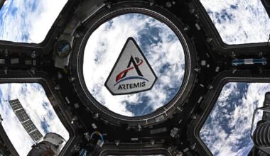 Artemis II astronauts leave Earth's orbit, rocket toward the moon