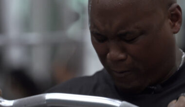 Fighting stage 4 cancer, North Texas bodybuilder decides to defy the odds to get back on stage