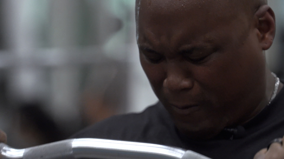 Fighting stage 4 cancer, North Texas bodybuilder decides to defy the odds to get back on stage