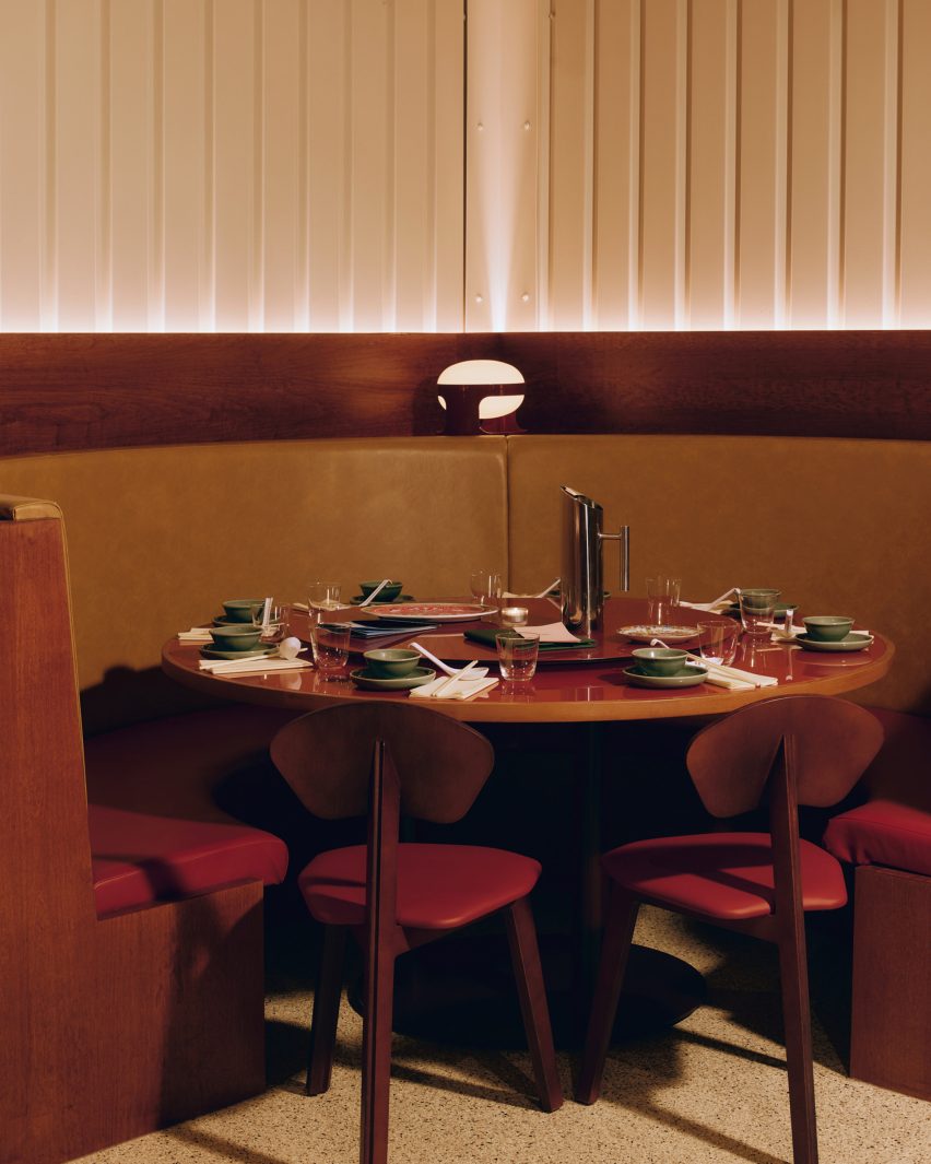 Cafe Kowloon restaurant Daytrip round table