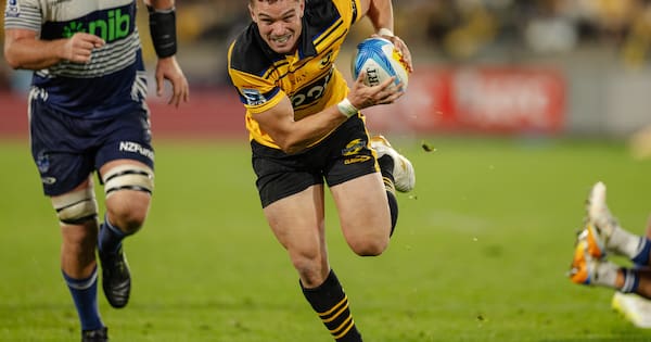 Hurricanes underline title credentials with big win over the Blues