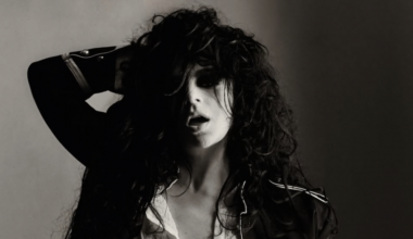 Charli XCX to make rock album · News ⟋ RA