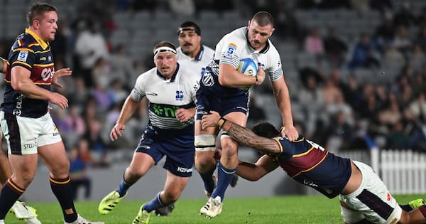 Blues survive late scare to beat Highlanders