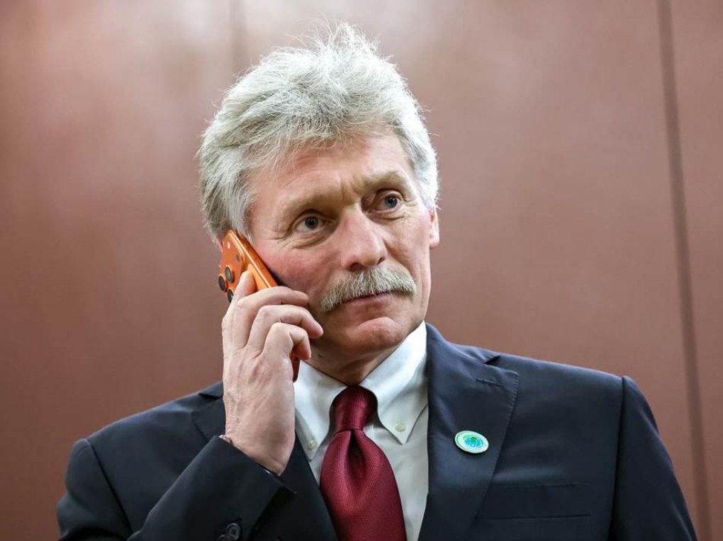 The spokesman for Russian leader Vladimir Putin, Dmitriy Peskov, using an iPhone 17 Pro. (Photo: open source) The spokesman for Russian leader Vladimir Putin, Dmitriy Peskov, using an iPhone 17 Pro. (Photo: open source)