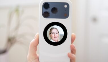 I wish this selfie phone case was better for selfies