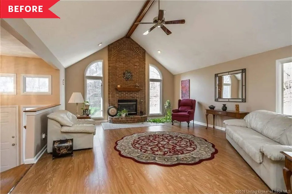 A ’90s Beige Living Room Got a Cozy, Airy Black and White Redo