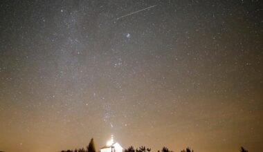 Lyrid meteor shower peaks this week. Here's how to watch and when to look up