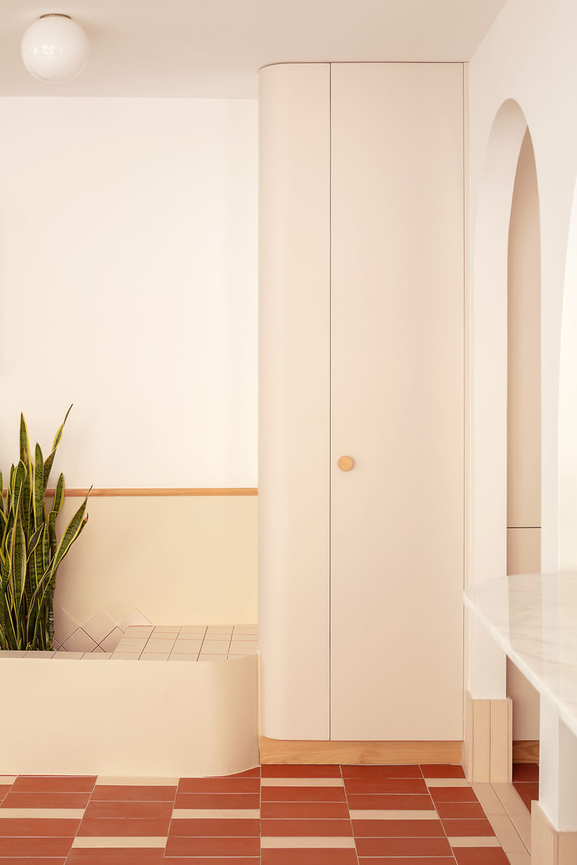 terracotta textures and burgundy accents revive narrow valencia home by piano piano - 11
