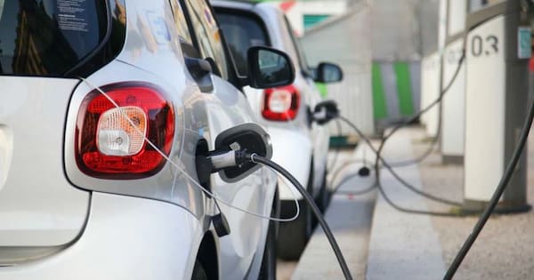 Kiwis switch to EVs, solar as fuel prices stay high