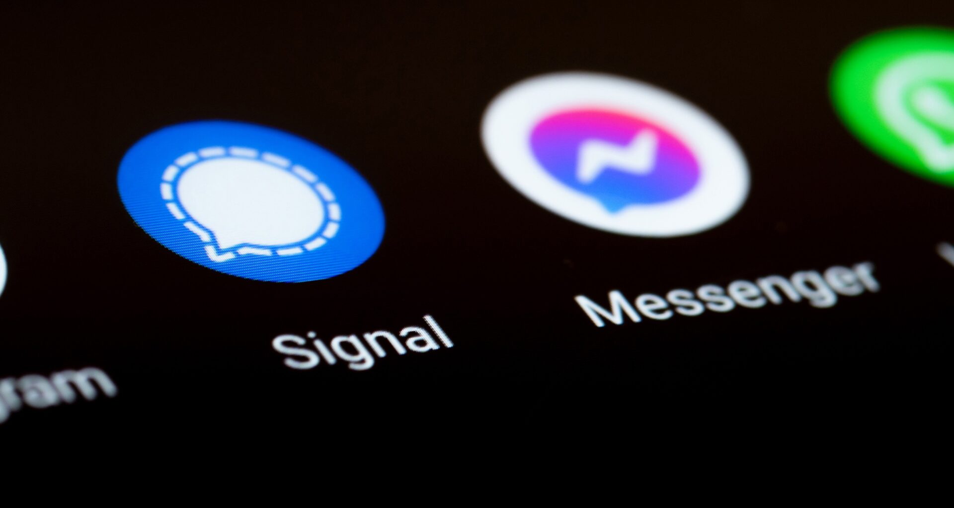 NCSC warns high-risk individuals of Signal and WhatsApp social engineering attacks