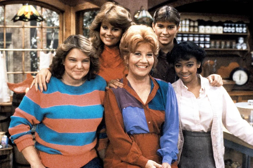 Mindy Cohn with 'The Facts of Life' costars Lisa Whelchel, Charlotte Rae, Nancy McKeon, and Kim FieldsCredit: Courtesy Everett Collection