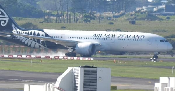Smoke from Air NZ aircraft halts take-off on runway at Auckland Airport