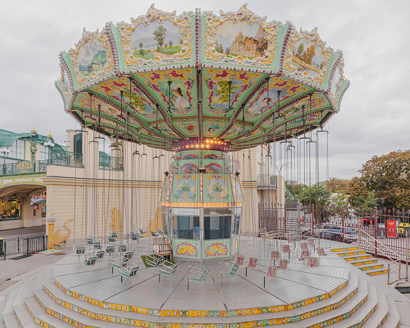 the city as a controlled hallucination: from amusement parks to urban space - 1