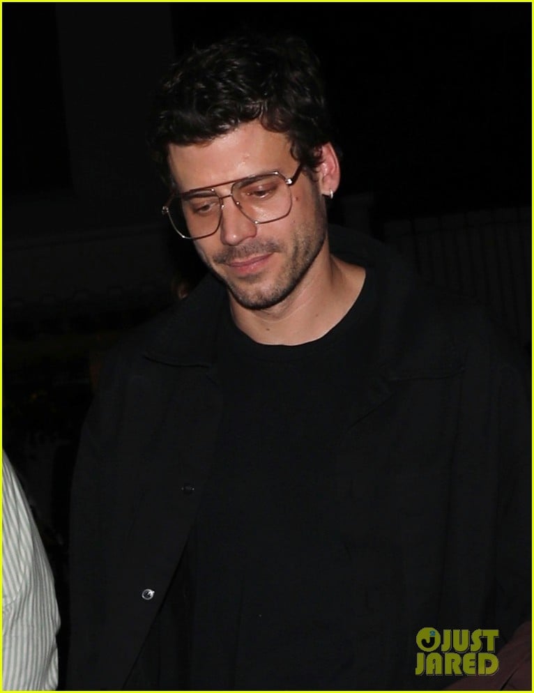 François Arnaud Enjoys Night Out with Friends in L.A. francois arnaud enjoys night out with friends in la 025313072