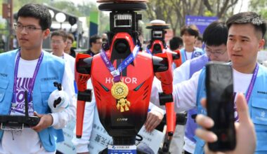 Humanoid ‘Lightning’ robot smashes the half-marathon record