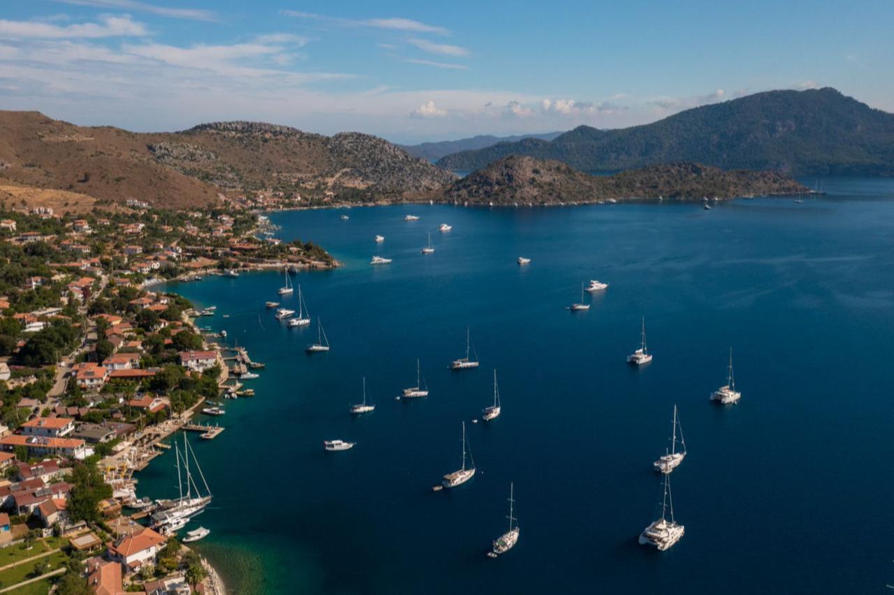 Sailboats anchor along the Aegean coast in southwestern Türkiye. (Courtesy of Culture and Tourism Ministry)