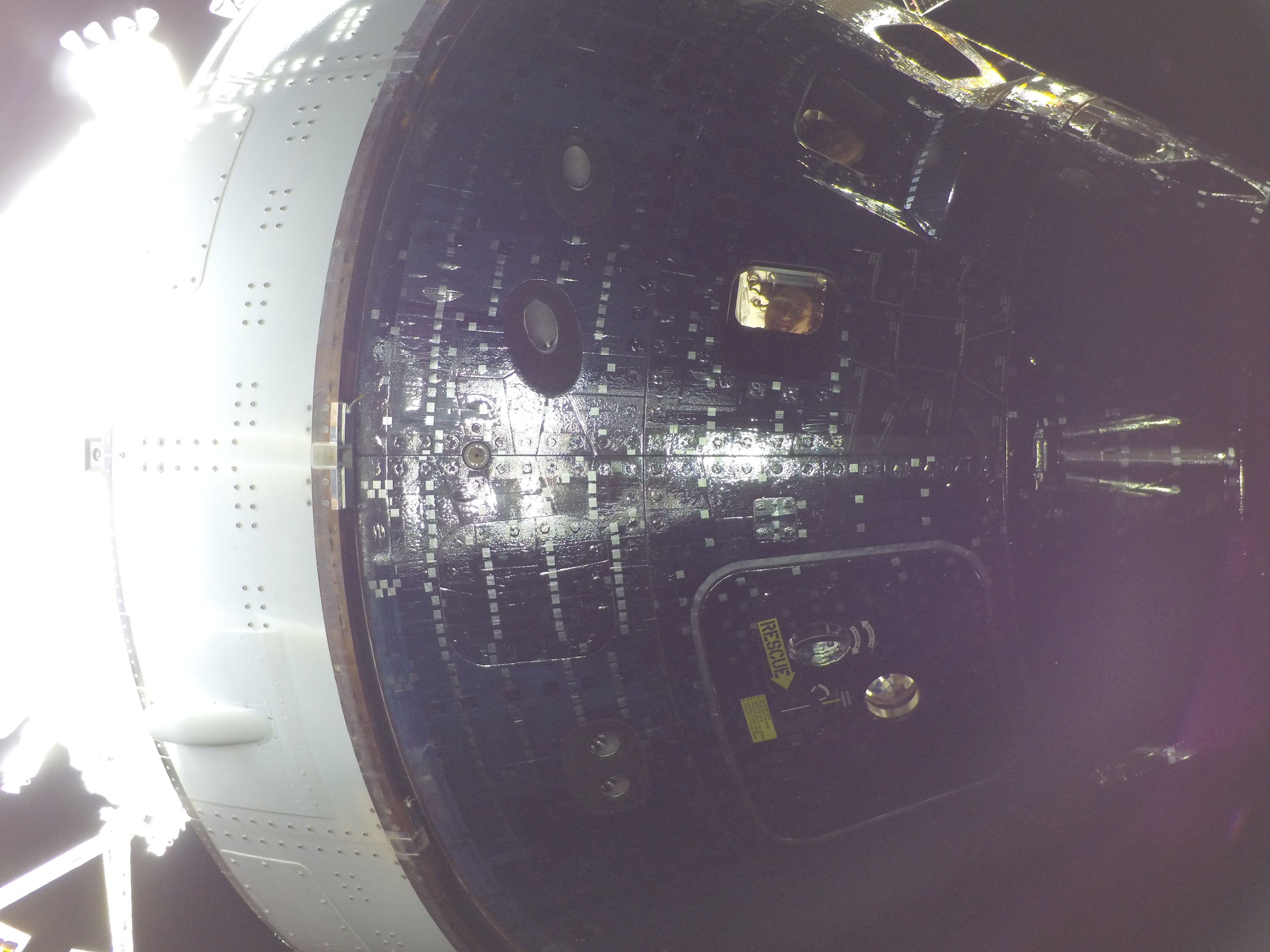 FD04_PAO_Window_Selfie