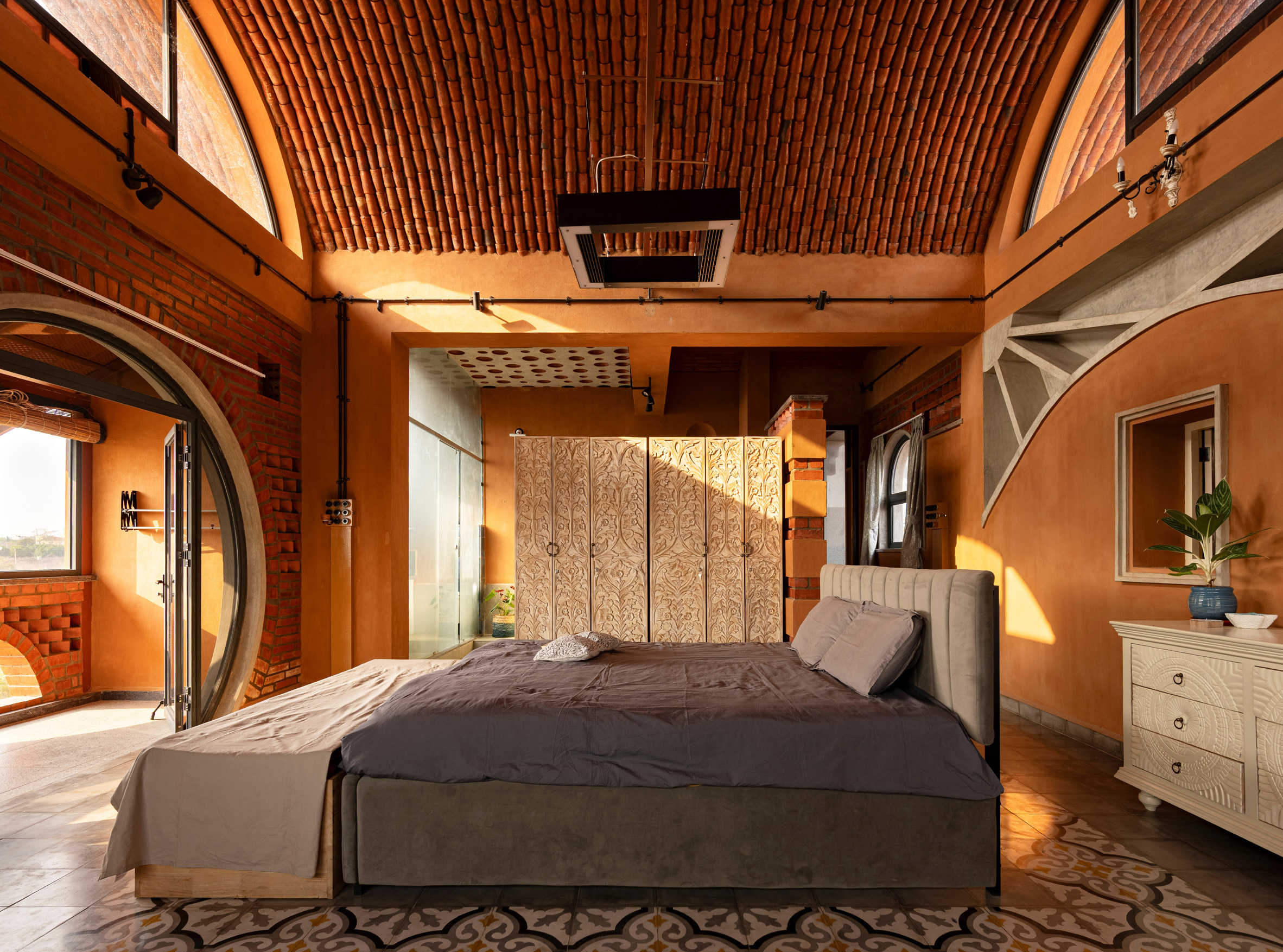 Bedroom interior at Indian home by Iki Builds