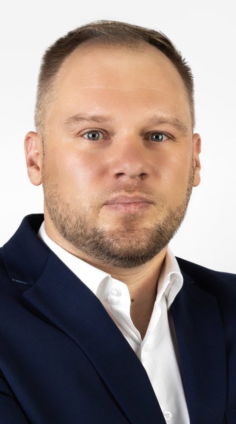 Portrait photo of Dr Edvinas Krugly