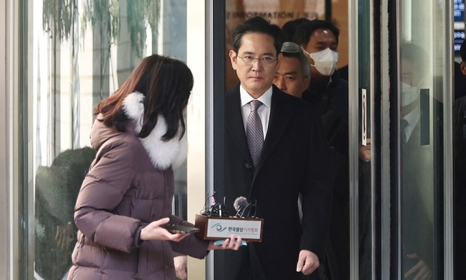 Samsung's Lee family to finish paying $7.95 billion in inheritance tax this month