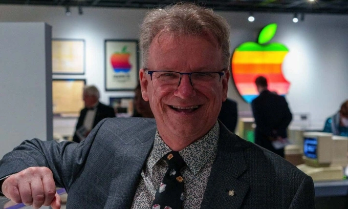 Meet Chris Espinosa, the only Apple employee still with the company since its founding 50 years ago