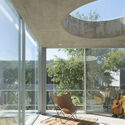 © Javier Agustín Rojas Eucalyptus House / Julia Yako + Laura Marino - Exterior Photography, Glass, Balcony