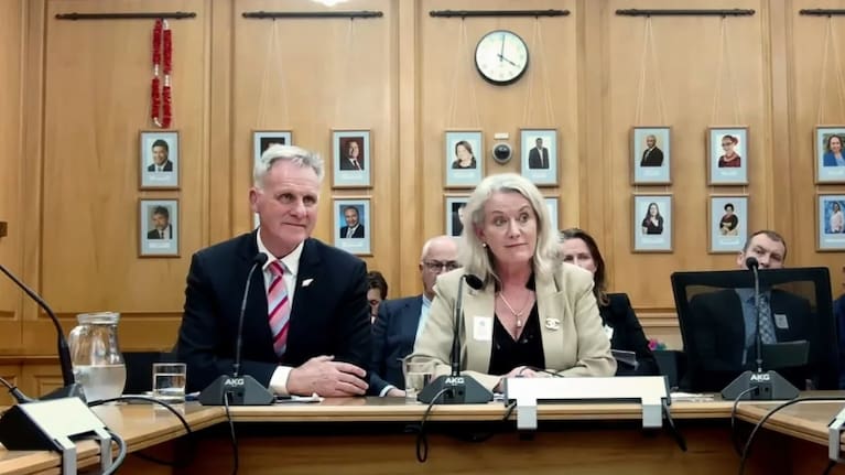 KiwiRail CEO Peter Reidy, and board chair Suzanne Tindal during scrutiny week Photo: Screenshot / New Zealand Parliament