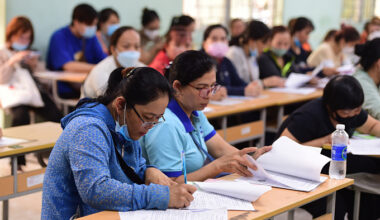 Middle-aged job seekers left in the lurch as employers favor younger workers