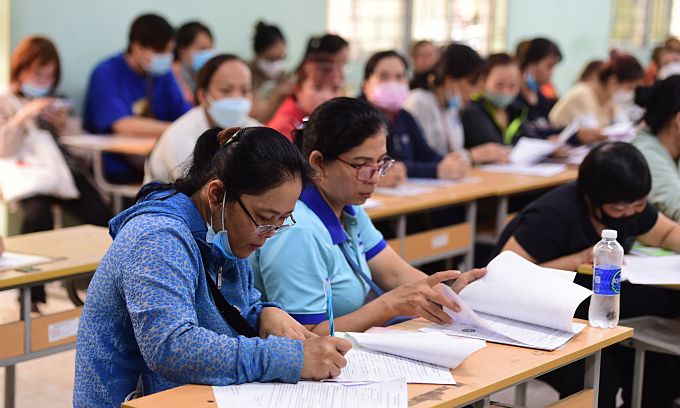 Middle-aged job seekers left in the lurch as employers favor younger workers