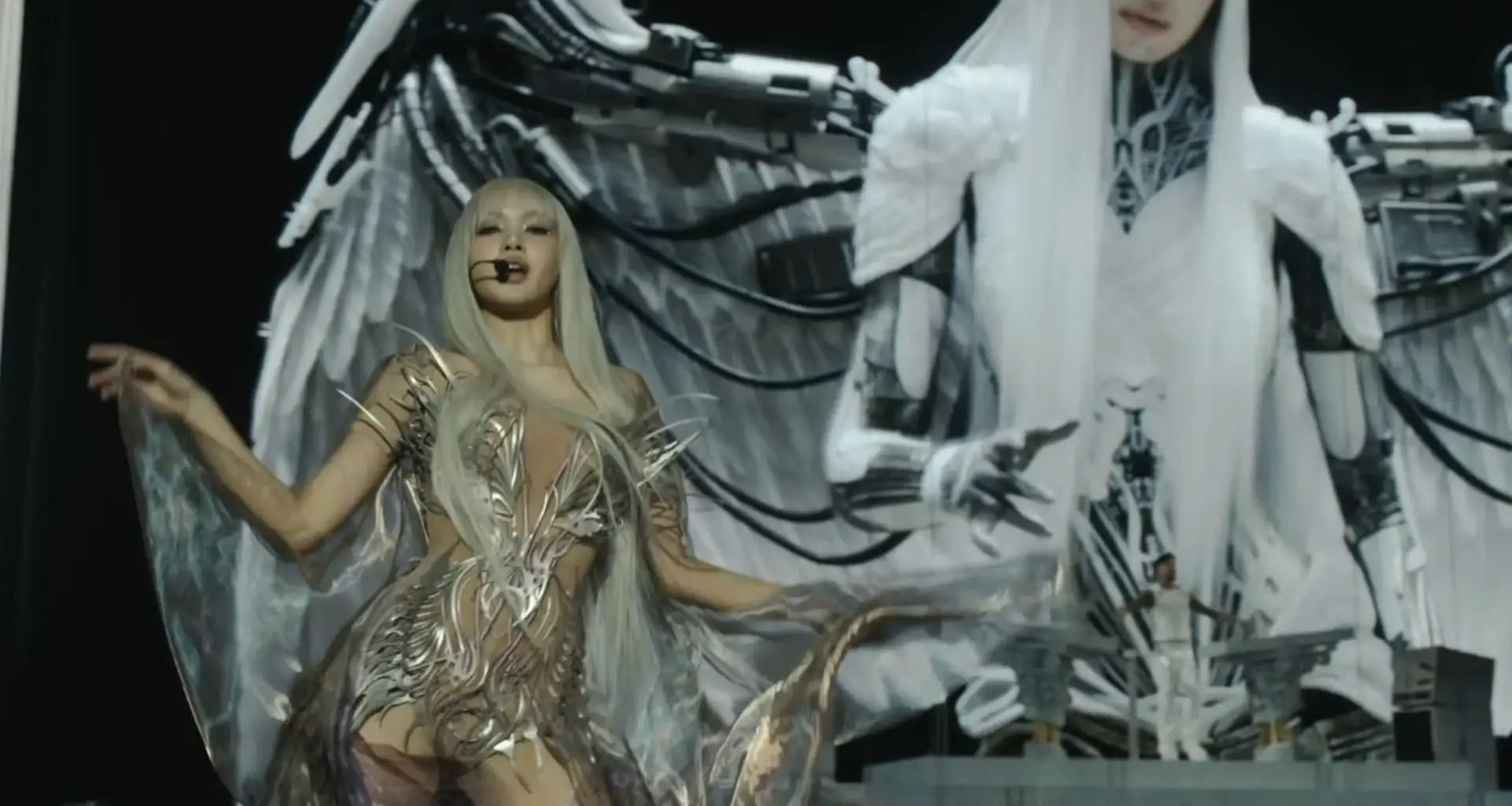 Lisa Makes Surprise Appearance at Coachella 2026 with "Bad Angel" Performance