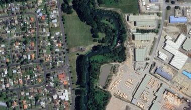 Two reported missing in Bay of Plenty river